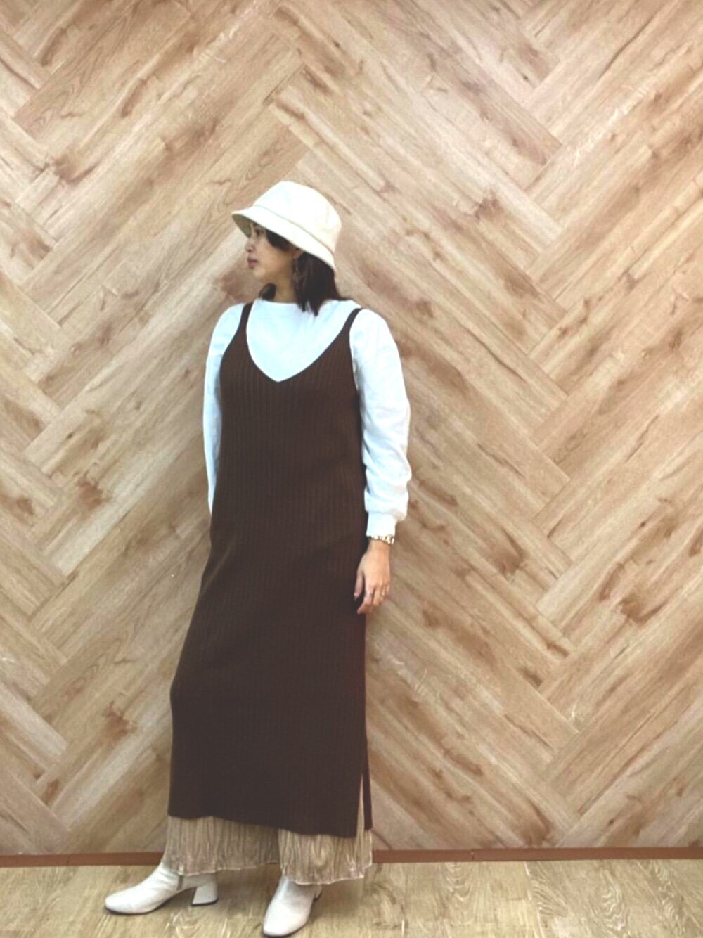 「ニットワンピ、着回し、プチプラコーデ、レトロガール、バケハ、セットワンピ、レトロガールコーデ、トレンドファッション、retrogirl_ootd」｜「RETRO GIRLのスクエアトゥローファー（ローファー、ブラック系）」を使った、RETROGIRLさん（レディース・161cm）の秋コーディネートの1枚目の写真