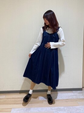 「トレンドファッション」｜「アイテム（ジャンパースカート）」を使った、RETROGIRLさん（レディース・163cm）の冬コーディネート