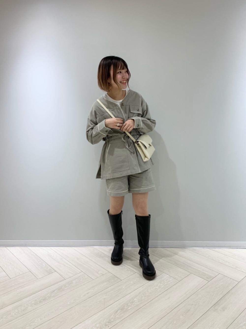「セットアップ、ロングブーツ、春コーデ、プチプラコーデ、グリーンコーデ、レトロガール、高身長コーデ、レトロガールコーデ、トレンドファッション、retrogirl_ootd」｜「RETRO GIRLのラバーソールロングブーツ（ブーツ、ブラック系）」を使った、RETROGIRLさん（レディース・162cm）の春コーディネートの1枚目の写真