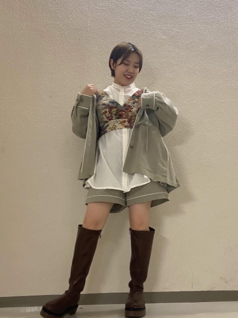 「セットアップ、ロングブーツ、プチプラコーデ、カジュアルコーデ、低身長コーデ、レトロガール、レトロガールコーデ、トレンドファッション、retrogirl_ootd」｜「RETRO GIRLのラバーソールロングブーツ（ブーツ、ブラウン系）」を使った、RETROGIRLさん（レディース・151cm）の春コーディネートの1枚目の写真