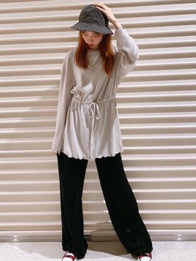 「トレンドファッション」｜「アイテム（スニーカー）」を使った、RETROGIRLさん（レディース・159cm）の春コーディネート
