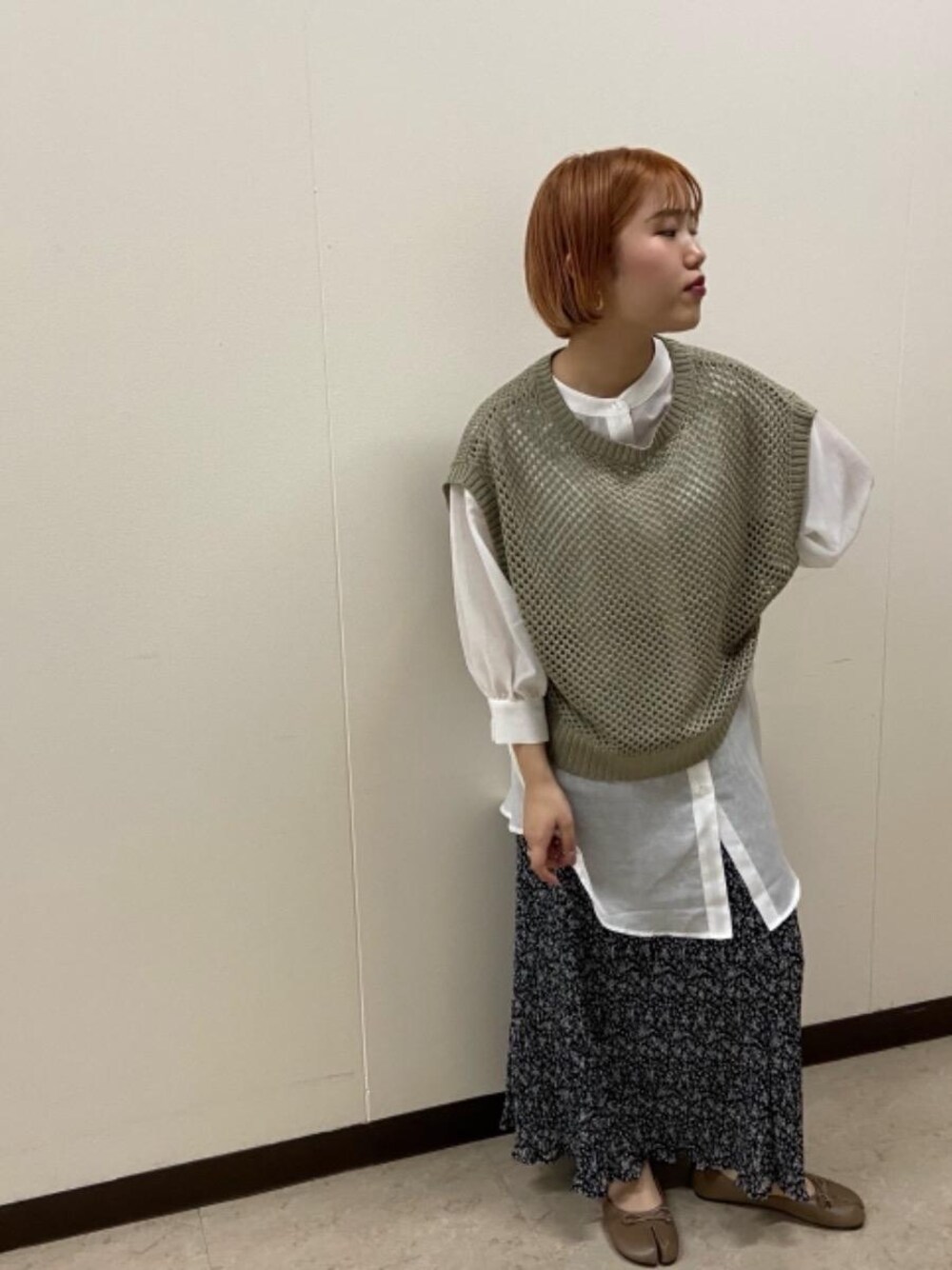 「プチプラコーデ、大人ガーリー、レトロガール、レトロガールコーデ、トレンドファッション、グリーンカラー、retrogirl_ootd、2way、低身長こーで」｜「RETRO GIRLのタビバレエシューズ（バレエシューズ、ブラウン系）」を使った、RETROGIRLさん（レディース・151cm）の春コーディネートの1枚目の写真