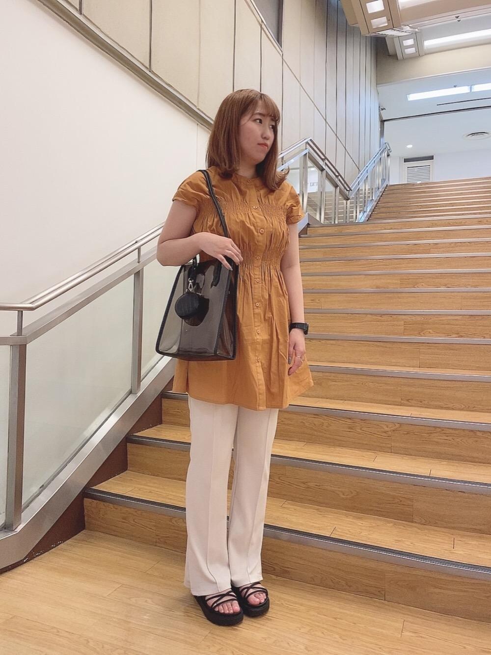 「フレアパンツ、プチプラコーデ、ノースリーブ、カジュアルコーデ、厚底サンダル、レトロガール、レトロガールコーデ、トレンドファッション、retrogirl_ootd、低身長こーで」｜「RETRO GIRLの厚底ストラップサンダル（サンダル、ブラック系）」を使った、RETROGIRLさん（レディース・156cm）の春コーディネートの1枚目の写真