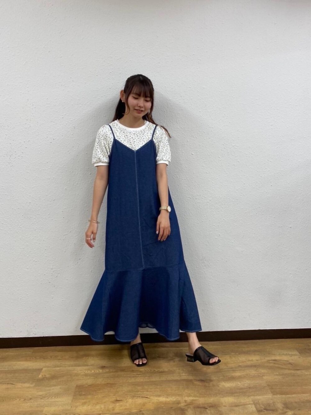 「プチプラコーデ、カジュアルコーデ、大人ガーリー、レトロガール、ガーリーコーデ、高身長コーデ、レトロガールコーデ、トレンドファッション、retrogirl_ootd」｜「RETRO GIRLのシアーサンダル（サンダル、ブラック系）」を使った、RETROGIRLさん（レディース・163cm）の夏コーディネートの1枚目の写真