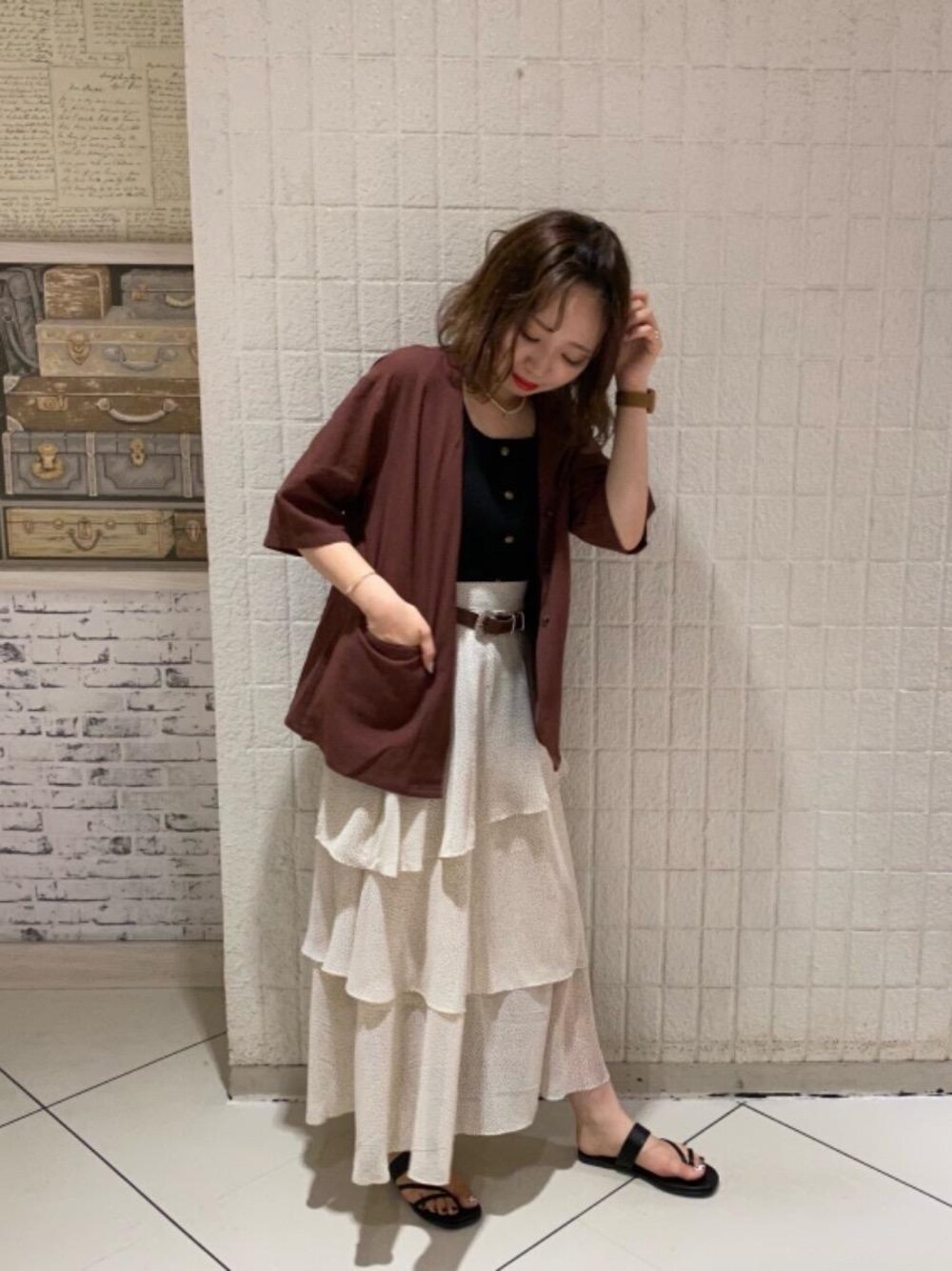 「ブラウン、プチプラコーデ、大人ガーリー、レトロガール、レトロガールコーデ、トレンドファッション、retrogirl_ootd」｜「RETRO GIRLのリブニットタンク（タンクトップ、ブラック系）」を使った、RETROGIRLさん（レディース・157cm）の夏コーディネートの1枚目の写真