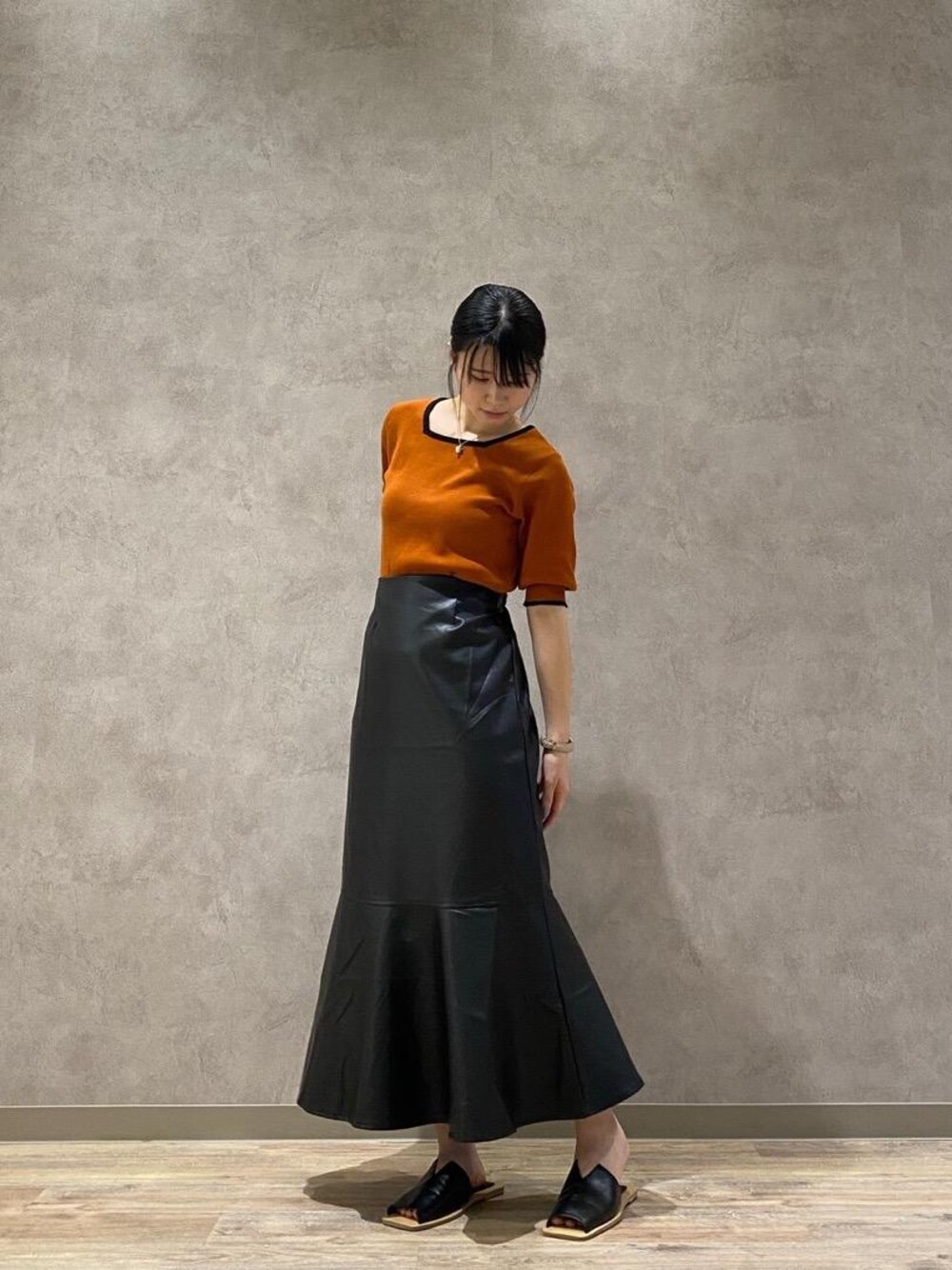 「プチプラコーデ、レトロガール、レトロガールコーデ、トレンドファッション、retrogirl_ootd」｜「RETRO GIRLのスクエアフラットサンダル（サンダル、ブラック系）」を使った、RETROGIRLさん（レディース・155cm）の夏コーディネートの1枚目の写真