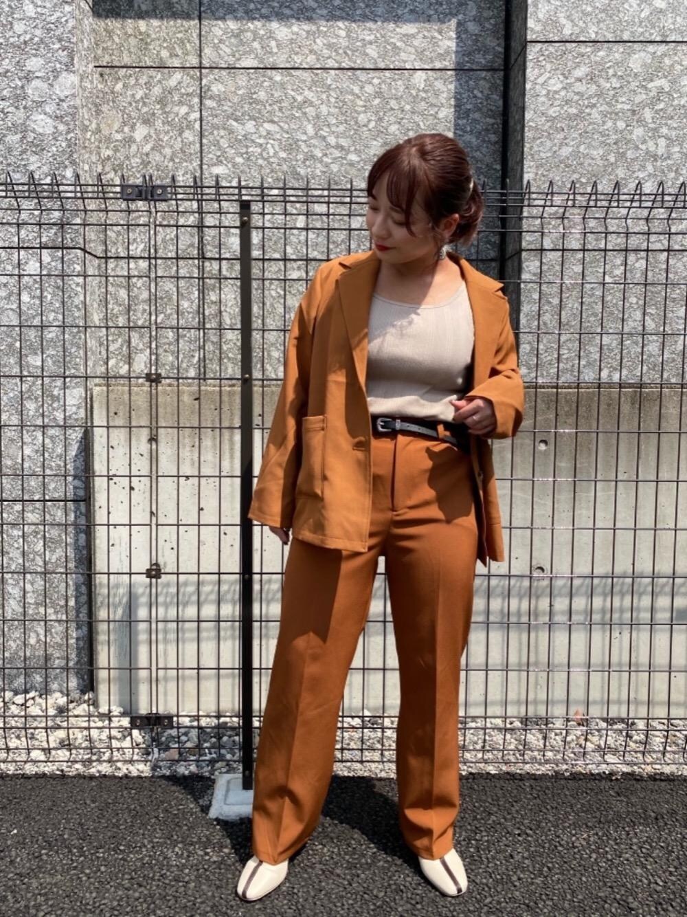 「お出かけコーデ、シンプルコーデ、プチプラコーデ、カジュアルコーデ、レトロガール、レトロガールコーデ、トレンドファッション、retrogirl_ootd、カラーぱんつ、低身長こーで」｜「RETRO GIRLのベルト付スラックスパンツ（スラックス、オレンジ系）」を使った、RETROGIRLさん（レディース・150cm）の夏コーディネートの1枚目の写真