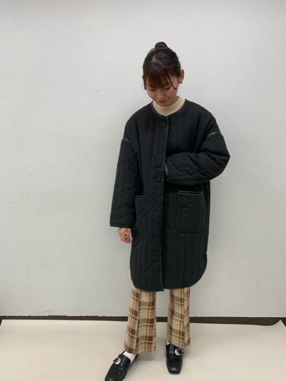 「プチプラコーデ、カジュアルコーデ、レトロガール、高身長コーデ、レトロガールコーデ、トレンドファッション、retrogirl_ootd」｜「RETRO GIRLのハイネック袖ボリュームニット（ニット/セーター、ホワイト系）」を使った、RETROGIRLさん（レディース・163cm）の秋コーディネートの1枚目の写真