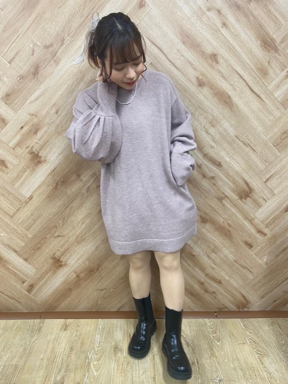 「デートコーデ、プチプラコーデ、カジュアルコーデ、大人ガーリー、レトロガール、ガーリーコーデ、レトロガールコーデ、retrogirl_ootd、低身長こーで」｜「ems exciteのサイドゴアブーツ（ブーツ、ブラック系）」を使った、RETROGIRLさん（レディース・150cm）の秋コーディネートの1枚目の写真