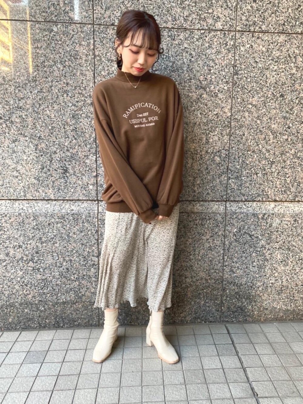 「プチプラコーデ、大人ガーリー、レトロガール、ガーリーコーデ、レトロガールコーデ、トレンドファッション、retrogirl_ootd」｜「RETRO GIRLのストレッチショートブーツ（ブーツ、ホワイト系）」を使った、RETROGIRLさん（レディース・157cm）の冬コーディネートの1枚目の写真