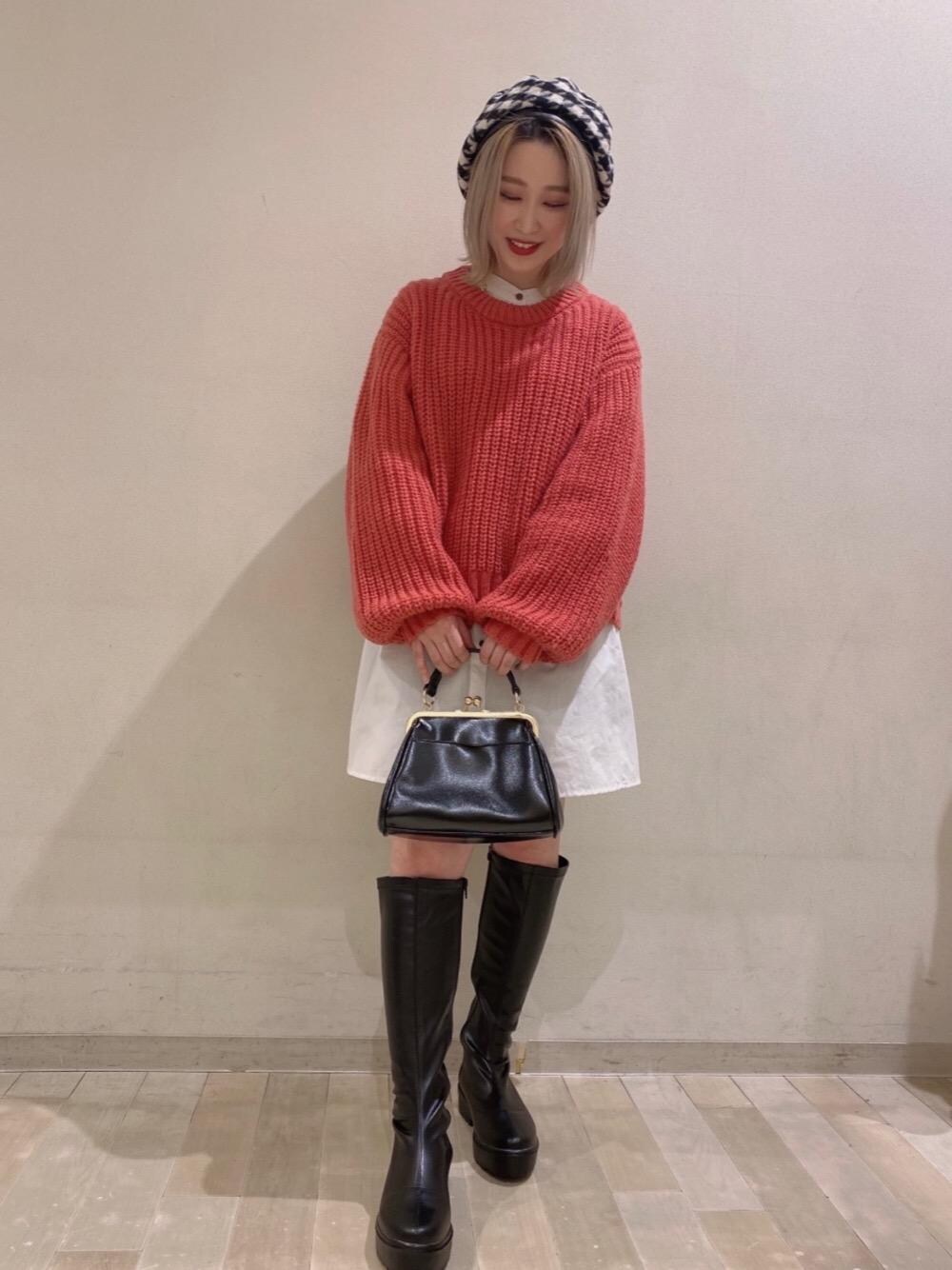 「お出かけコーデ、デートコーデ、プチプラコーデ、大人ガーリー、レトロガール、ガーリーコーデ、レトロガールコーデ、トレンドファッション、retrogirl_ootd、休日こーで」｜「ems exciteのタックレザーショートパンツ（その他パンツ、ブラック系）」を使った、RETROGIRLさん（レディース・157cm）の冬コーディネートの1枚目の写真