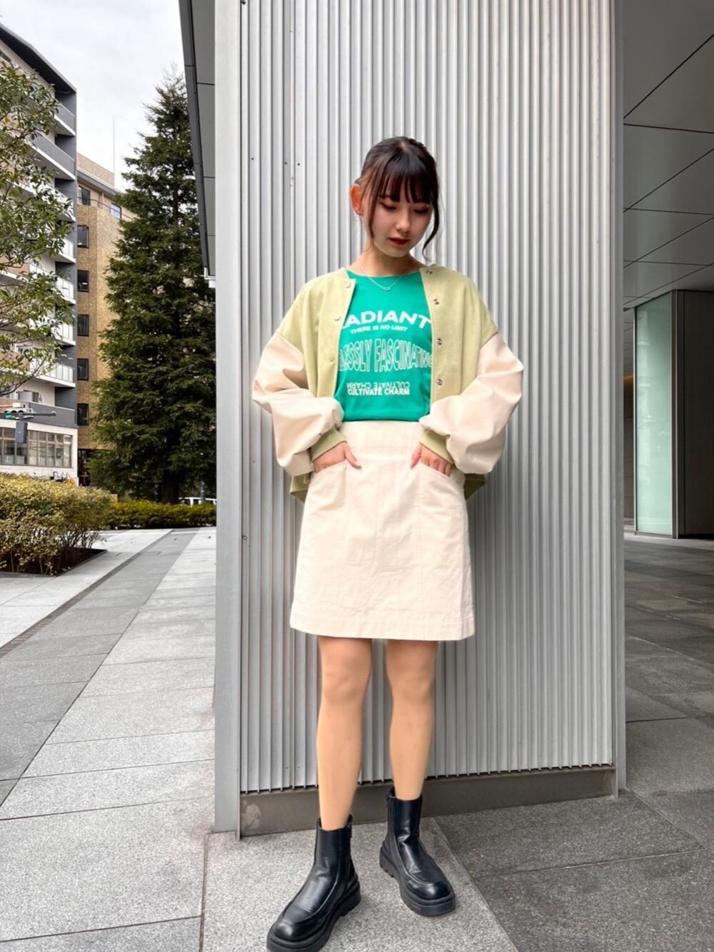 「プチプラコーデ、カジュアルコーデ、レトロガール、高身長コーデ、レトロガールコーデ、トレンドファッション、retrogirl_ootd」｜「RETRO GIRLのスクエアモカブーツ（ブーツ、ブラック系）」を使った、RETROGIRLさん（レディース・165cm）の冬コーディネートの1枚目の写真