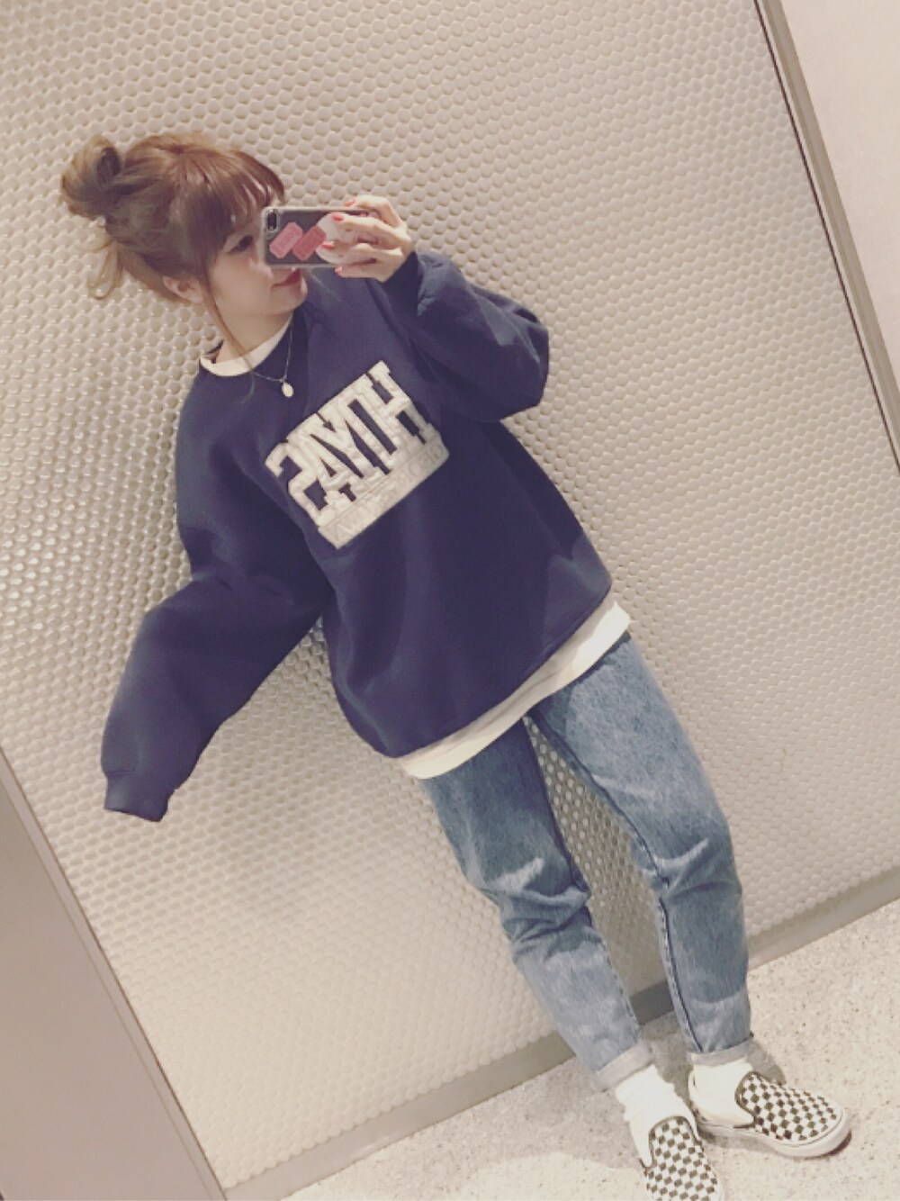 「spring、春コーデ、ラクチンコーデ、VANS、映画、カジュアル、カジュアルコーデ、スニーカー、スウェット、デニム」｜「🐄のアイテム（スウェット、ブルー系）」を使った、みけさん（レディース・156cm）の春コーディネートの1枚目の写真