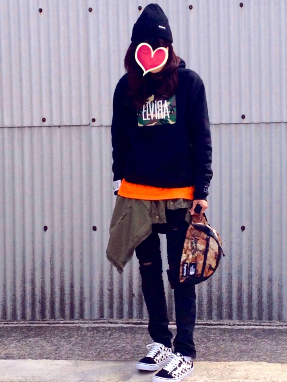 「スト系女子、ミニタリー」｜「Supreme のアイテム（ニットキャップ/ビーニー、ブラック系）」を使った、AYU∞さん（レディース・165cm）の春コーディネートの1枚目の写真