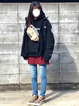 「Supreme （シュプリーム）のアイテム（その他アウター）」を使った、AYU∞さん（レディース・166cm）の冬コーディネート