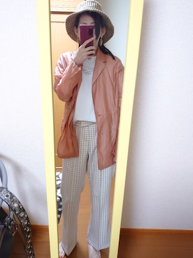 「Avail（アベイル）のアイテム（パンツ、ベージュ系）」を使った、auさん（レディース・160cm）の春コーディネート