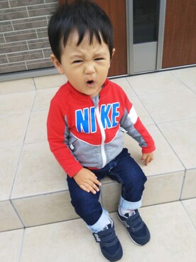 「レッド」｜「アイテム（ジャージ）」を使った、HALkunさん（キッズ・80cm）の秋コーディネート