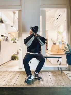 「White Mountaineering」｜「アイテム（スウェット）」を使った、KOTA GOODさん（メンズ・170cm）の秋コーディネート