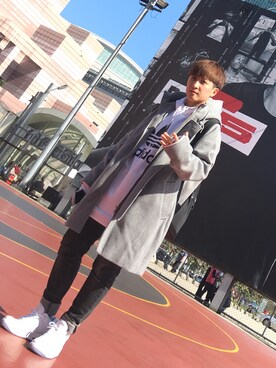 「adidas（アディダス）のアイテム（トップス、ホワイト系）」を使った、L.Tさんの冬コーディネート