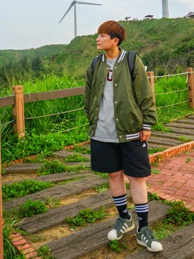 「adidas（アディダス）のアイテム（シューズ、グリーン系）」を使った、L.Tさんの夏コーディネート