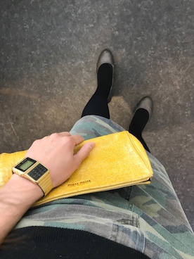 「miu miu（ミュウミュウ）のアイテム（クラッチバッグ）」を使った、hiroさん（レディース・156cm）の冬コーディネート