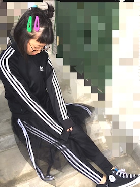 「adidas（アディダス）のアイテム（ノーカラージャケット）」を使った、MuuNさん（レディース・155cm）の秋コーディネート