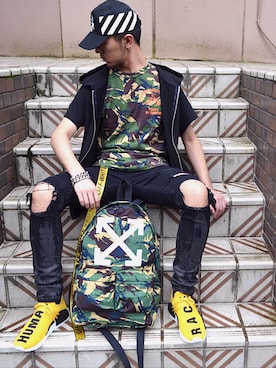 「off white（オフホワイト）のアイテム（バックパック/リュック）」を使った、HALO TOKYOさん（メンズ・178cm）の春コーディネート