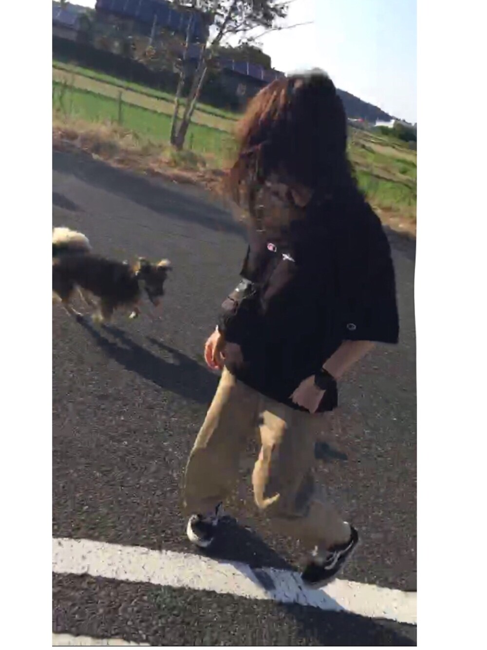 「Championのアイテム（Tシャツ/カットソー、ブラック系）」を使った、ELMOさん（レディース・154cm）の秋コーディネートの1枚目の写真