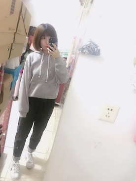 「Bershka（ベルシュカ）のアイテム（パーカー、グレー系）」を使った、Unknownstrangerさん（レディース）の春コーディネート