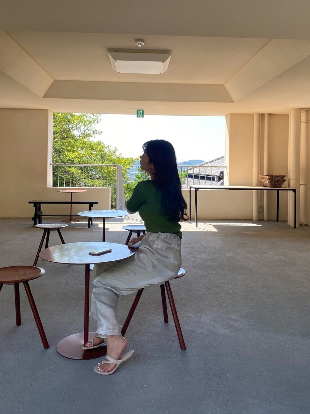 「夏の思い出」｜「Kastaneのシルク混パイピングリブニット（ニット/セーター、グリーン系）」を使った、となりのととろさん（レディース・162cm）の秋コーディネートの1枚目の写真