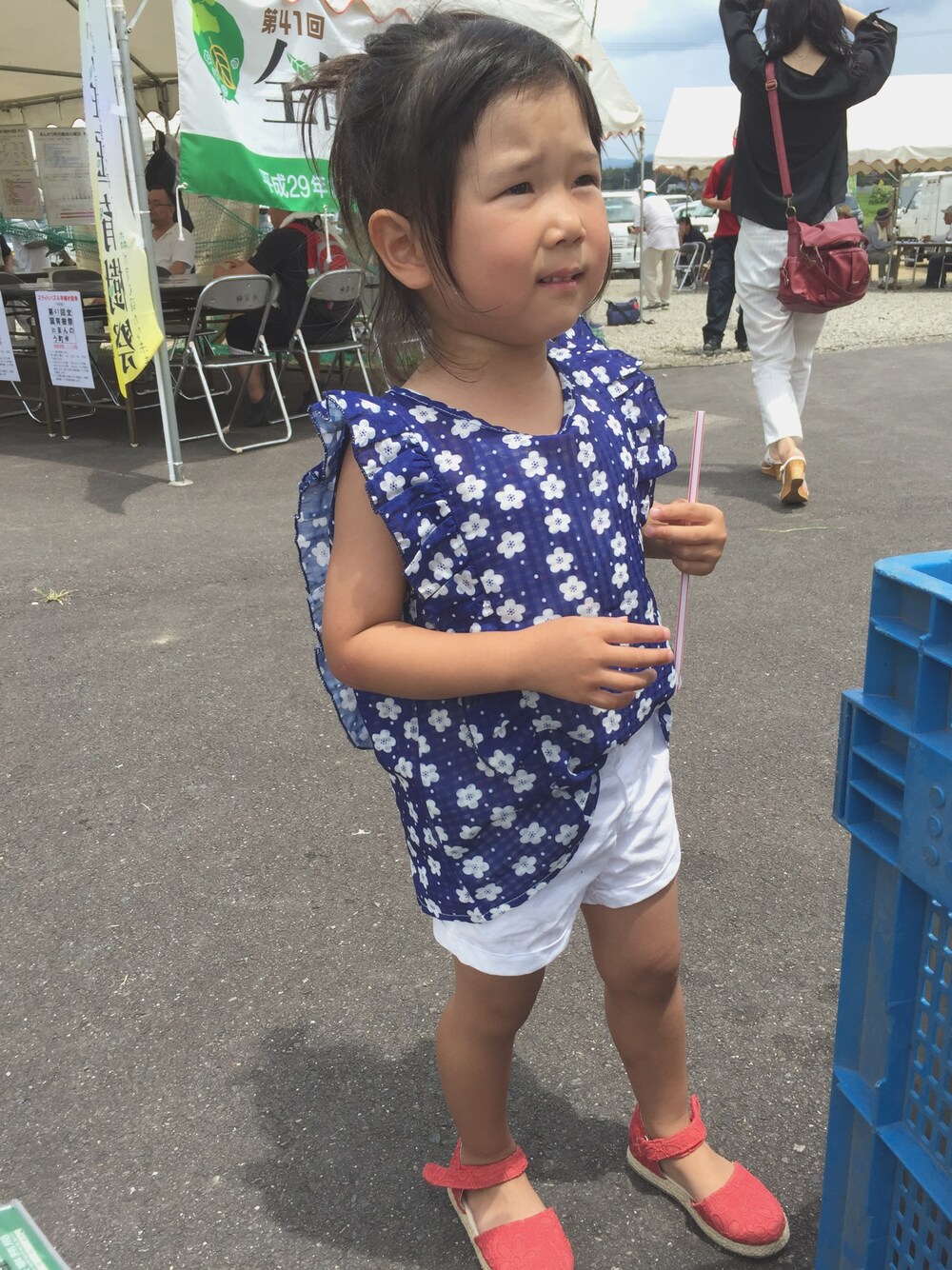 「3歳、女の子、年少、ひまわり畑」｜「OLD NAVYのアイテム（パンツ、ホワイト系）」を使った、kiccham☆さん（キッズ・90cm）の夏コーディネートの1枚目の写真