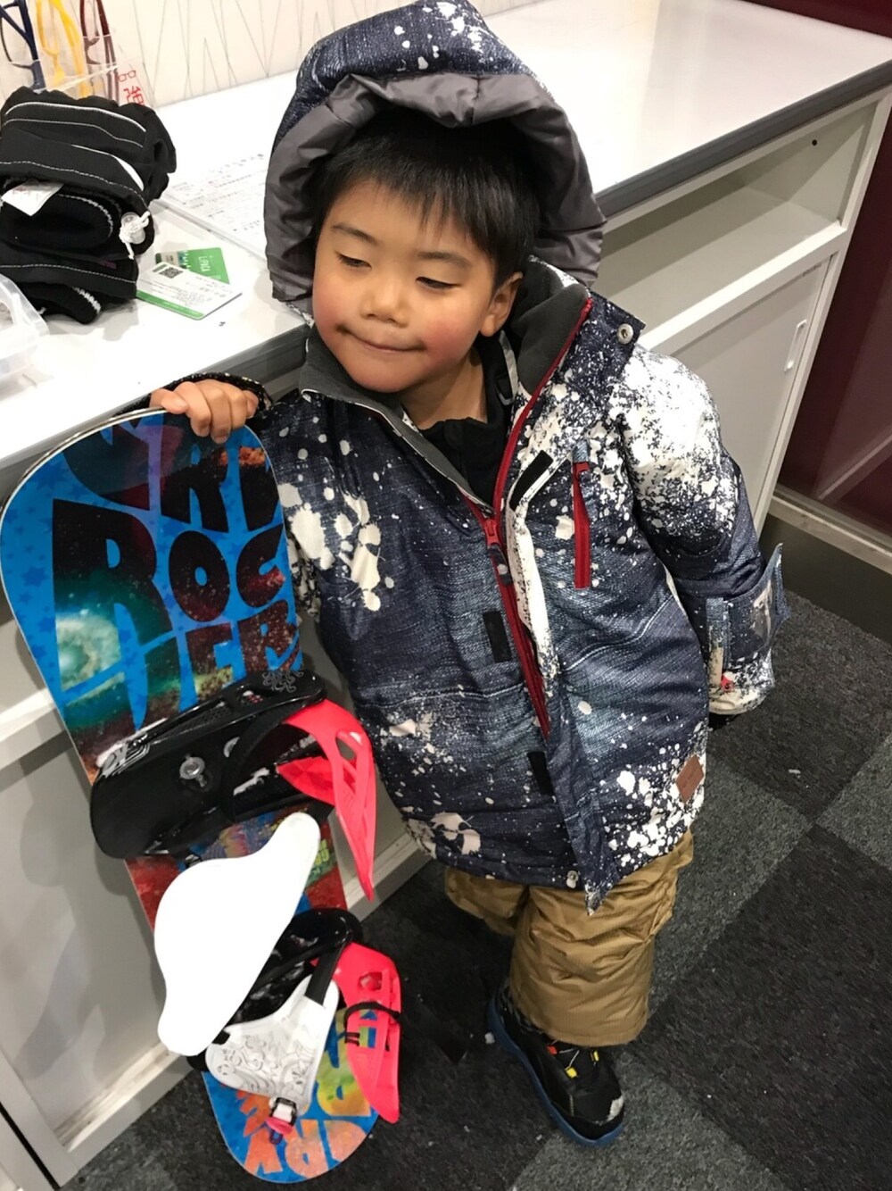 「スノボスタイル、雪山、キッズコーデ、キッズファッション、H&M」｜「スノボーのアイテム（その他、その他）」を使った、kiccham☆さん（キッズ・110cm）の冬コーディネートの1枚目の写真