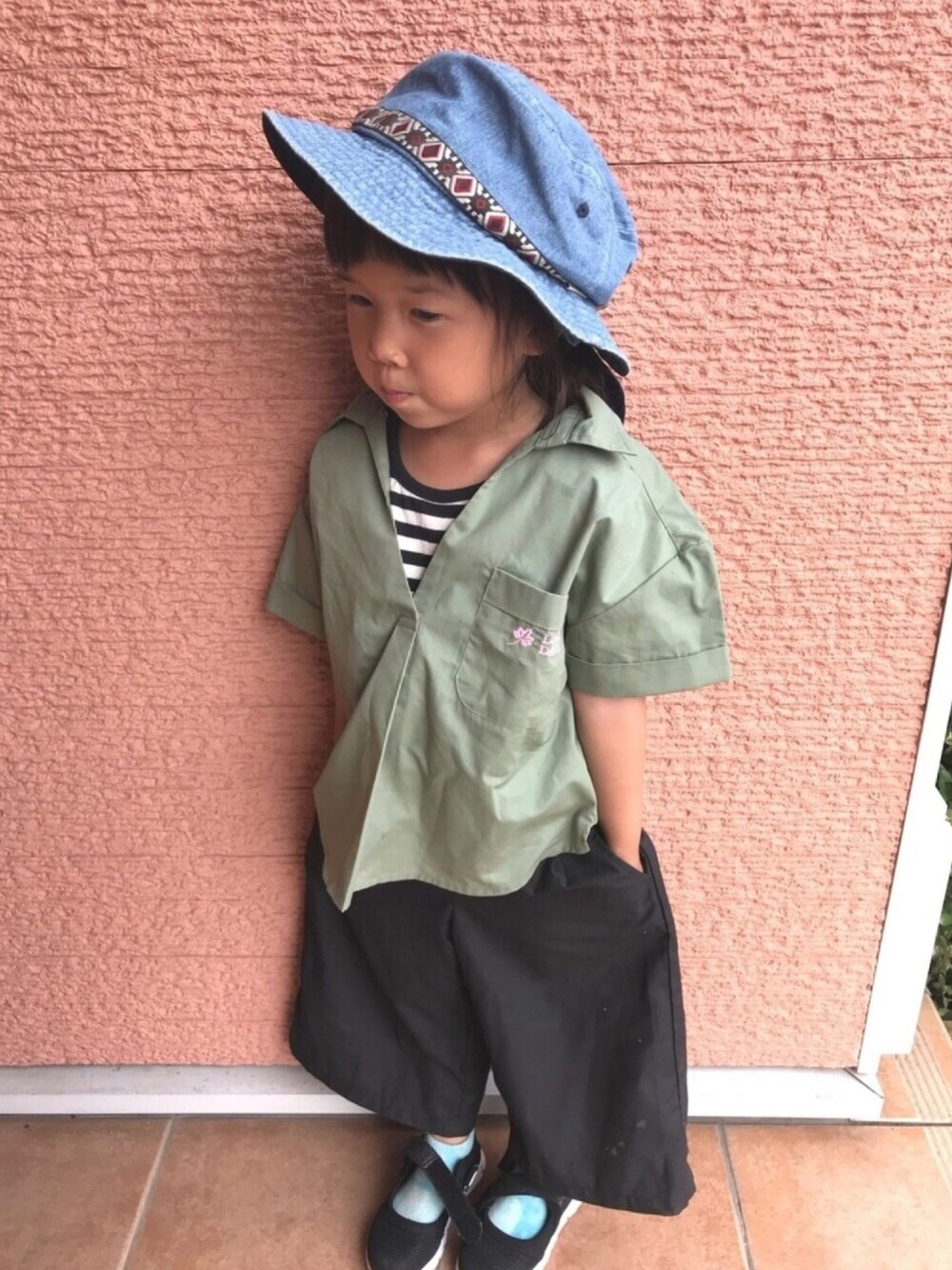 「キッズコーデ、プチプラ、女の子、カジュアル、運動会、おしゃれさんと繋がりたい」｜「BREEZEのアウトドアハット（ハット、ブルー系）」を使った、kiccham☆さん（キッズ・100cm）の春コーディネートの1枚目の写真
