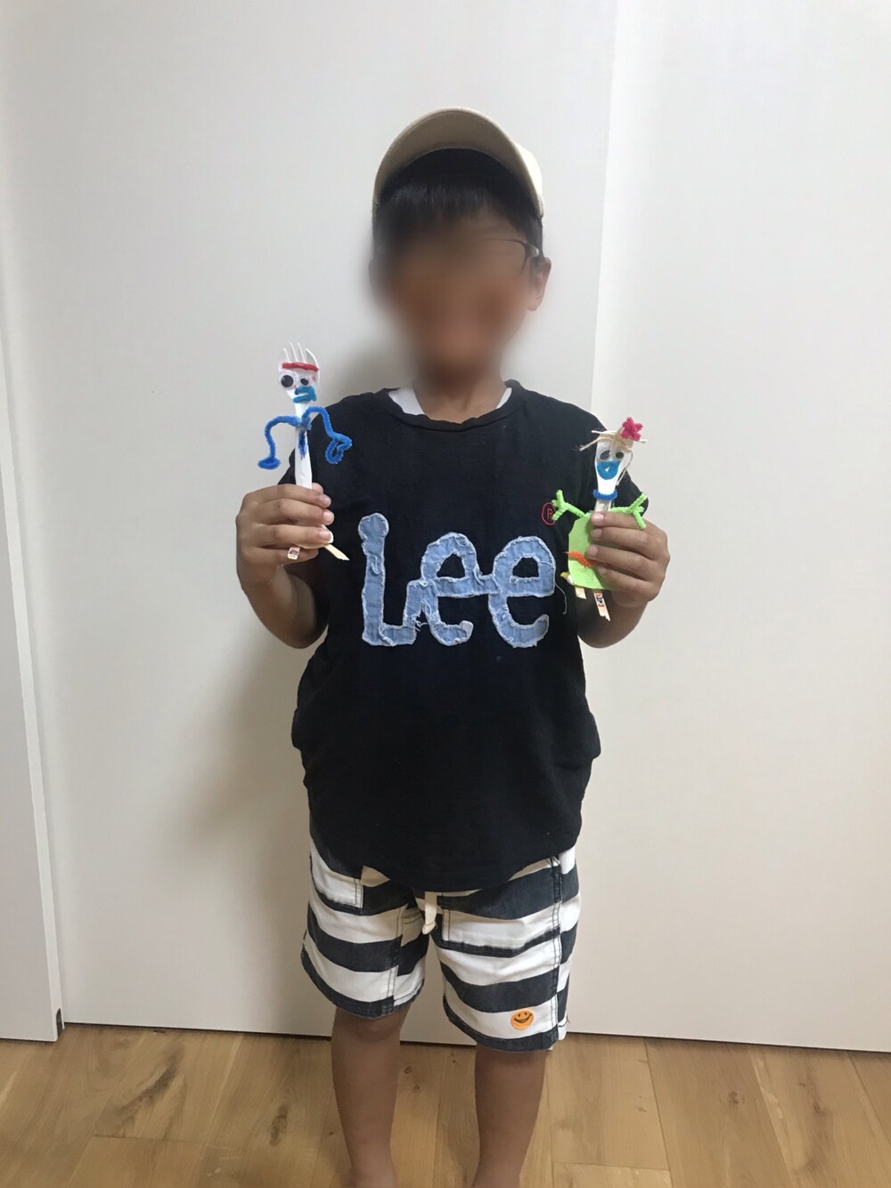 「キッズコーデ、おとこのこ、メガネ男子、ボーダー、ボーダーパンツ、フォーキー、カジュアル、おしゃれさんと繋がりたい」｜「韓国子ども服のアイテム（トップス、ブラック系）」を使った、kiccham☆さん（キッズ・120cm）の秋コーディネートの1枚目の写真