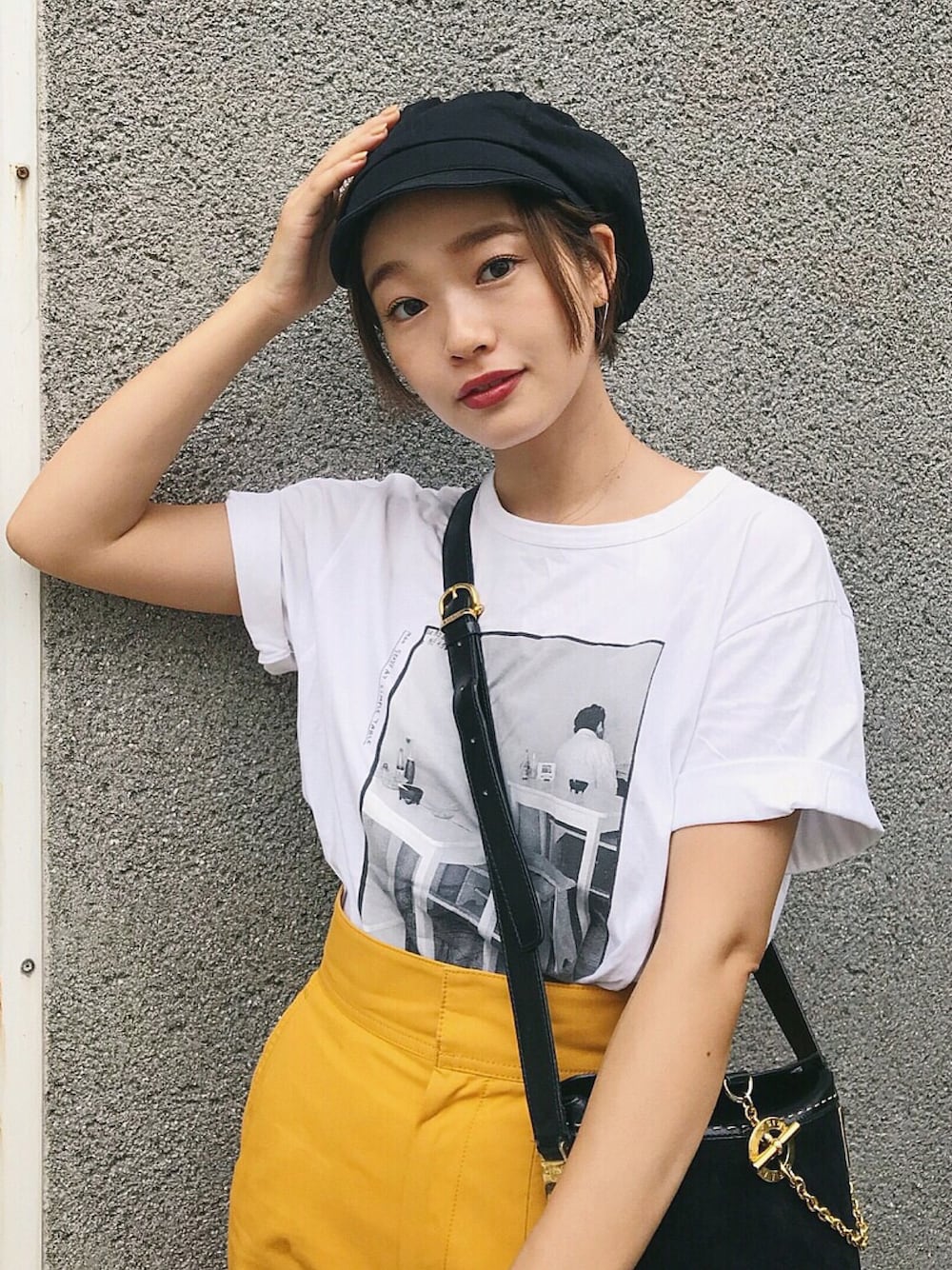 「大人カジュアル、カジュアルコーデ、秋、今日のコーデ、シンプルコーデ、秋服準備はじめました、outfit、黄色、agnes b.」｜「agnes b.のJ000 CASQUETTE（キャスケット、ブラック系）」を使った、猪鼻ちひろさん（レディース・150cm）の秋コーディネートの1枚目の写真