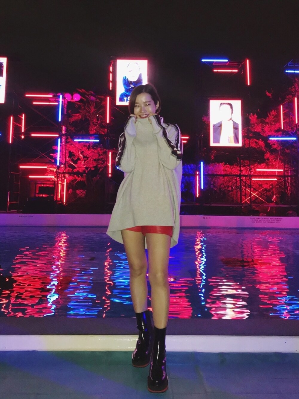 「スポーツMIX'18秋、シンプルコーデ、大人カジュアル、秋冬、ootd、スポーツミックス、TOMMY HILFIGER、トミーヒルフィガー、グレー、厚底シューズ」｜「TOMMY HILFIGERのアイテム（ニット/セーター、グレー系）」を使った、猪鼻ちひろさん（レディース・150cm）の秋コーディネートの1枚目の写真