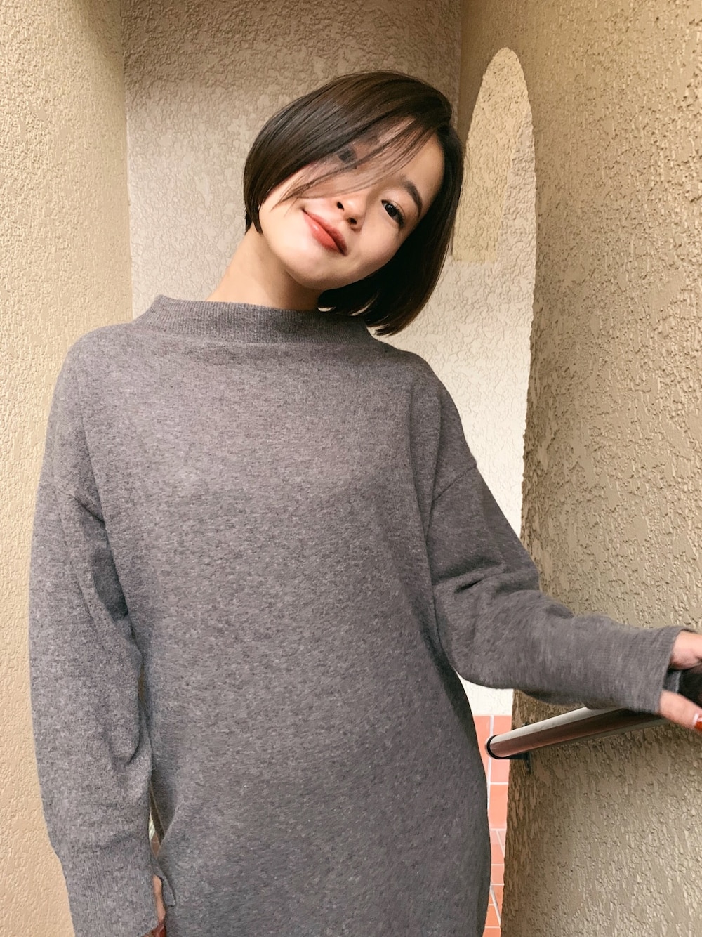 「シンプルコーデ、カジュアル、ootd、秋冬、おしゃれさんと繋がりたい、ニットワンピース、ニット、autumn、ワンピース、le.coeur blanc」｜「le.coeur blancのカシミヤ混ロングニットワンピース（ワンピース、ブラウン系）」を使った、猪鼻ちひろさん（レディース・150cm）の秋コーディネートの1枚目の写真
