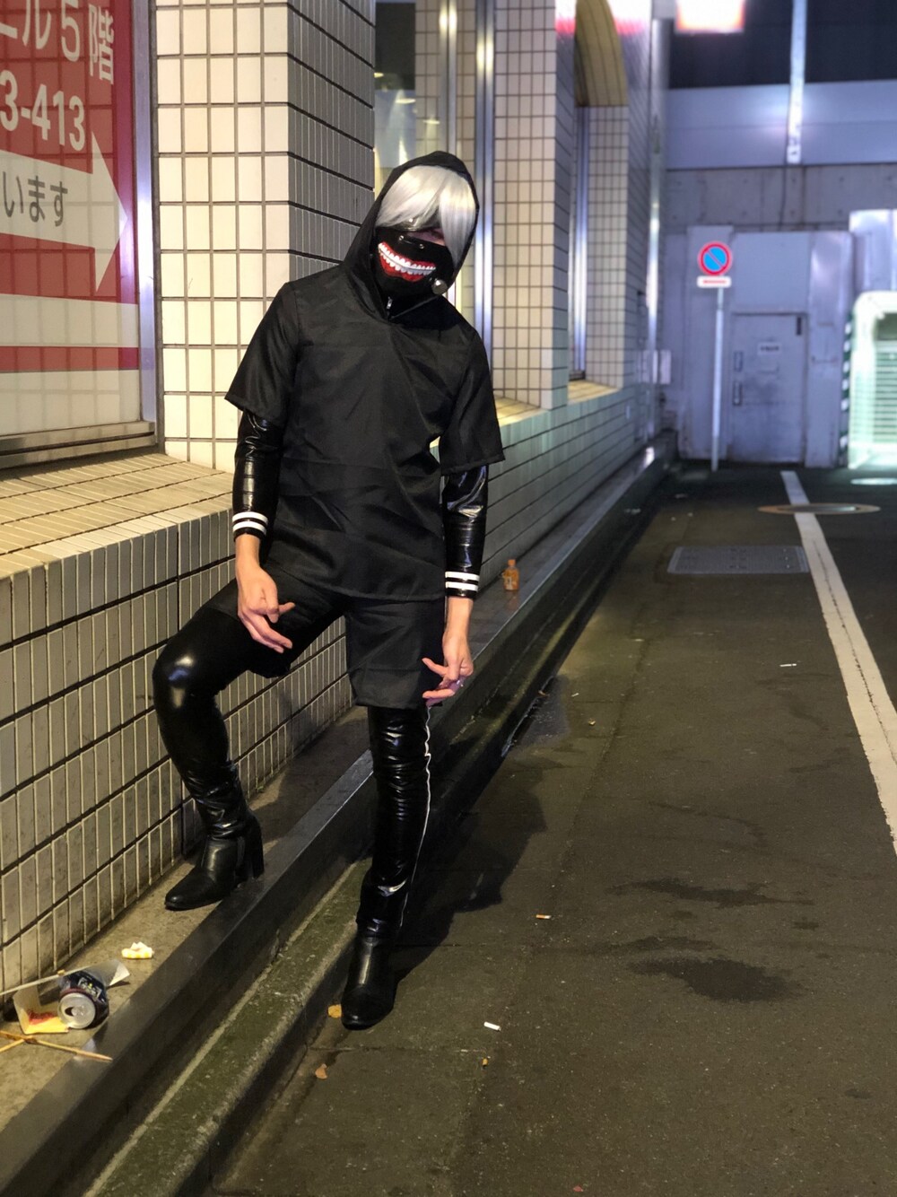 「ハロウィン、ハロウィンコーデ、halloween、秋コーデ」｜「金木研のアイテム（トップス、ブラック系）」を使った、KAKERU さん（メンズ・168cm）の秋コーディネートの1枚目の写真