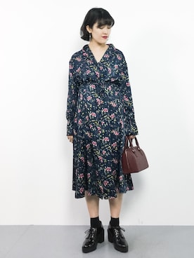 「アイテム（ボストンバッグ、レッド系）」を使った、ハマアイさん（レディース・161cm）の秋コーディネート