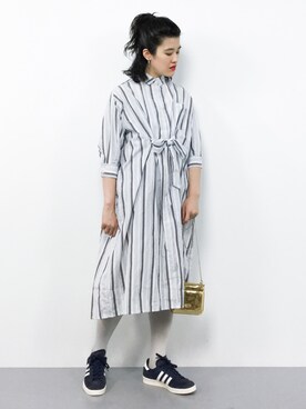 「白タイツ」｜「アイテム（シャツワンピース）」を使った、ハマアイさん（レディース・161cm）の春コーディネート
