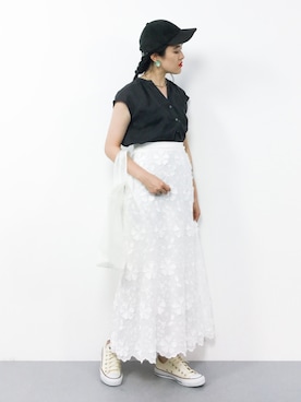 【新品】スローブイエナSLOBE IENAコットンフラワーモチーフ刺繍スカート SLOBE IENA（スローブイエナ）の「フラワーモチーフ刺繍スカート