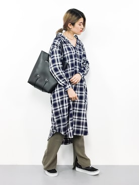 「ビッグシャツ」｜「アイテム（シャツワンピース）」を使った、ハマアイさん（レディース・161cm）の秋コーディネート