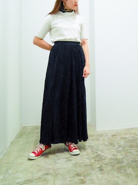 「赤コンバース」｜「アイテム（財布/小物）」を使った、ハマアイさん（レディース・161cm）の秋コーディネート