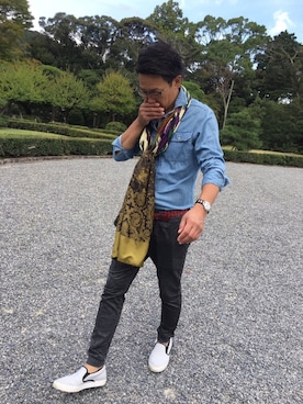 「アイテム（スリッポン、シルバー系）」を使った、ニックDさん（メンズ・177cm）の秋コーディネート