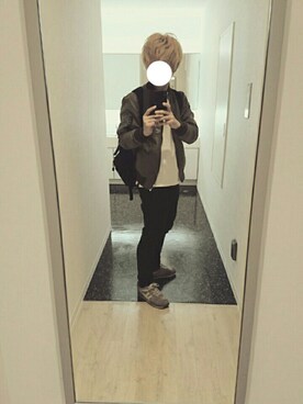 「grn（ジーアールエヌ）のアイテム（MA-1）」を使った、ぐーたんさん（メンズ・165cm）の春コーディネート