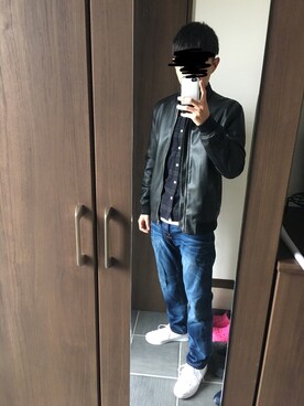 「AZUL（アズール）のアイテム（ライダースジャケット）」を使った、DeCoさん（メンズ・172cm）の冬コーディネート