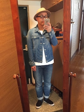 デニムジャケットを使った ハット メガネ のメンズ人気ファッションコーディネート Wear