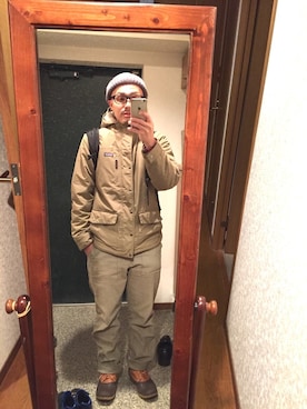patagoniaのマウンテンパーカー（ベージュ系）を使った人気