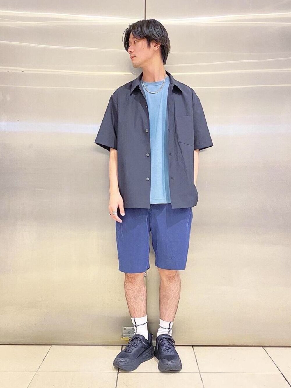 「シンプルコーデ、休日スタイル、大人コーデ、ootd、夏、半袖シャツ、開襟シャツ、オープンカラーシャツ、BEAUTY&YOUTH UNITED ARROWS、スタッフセンバツ」｜「MONKEY TIMEの＜monkey time＞ LOCK SEWING SOCKS/ソックス（ソックス/靴下、ホワイト系）」を使った、中原翔さん（メンズ・176cm）の春コーディネートの1枚目の写真