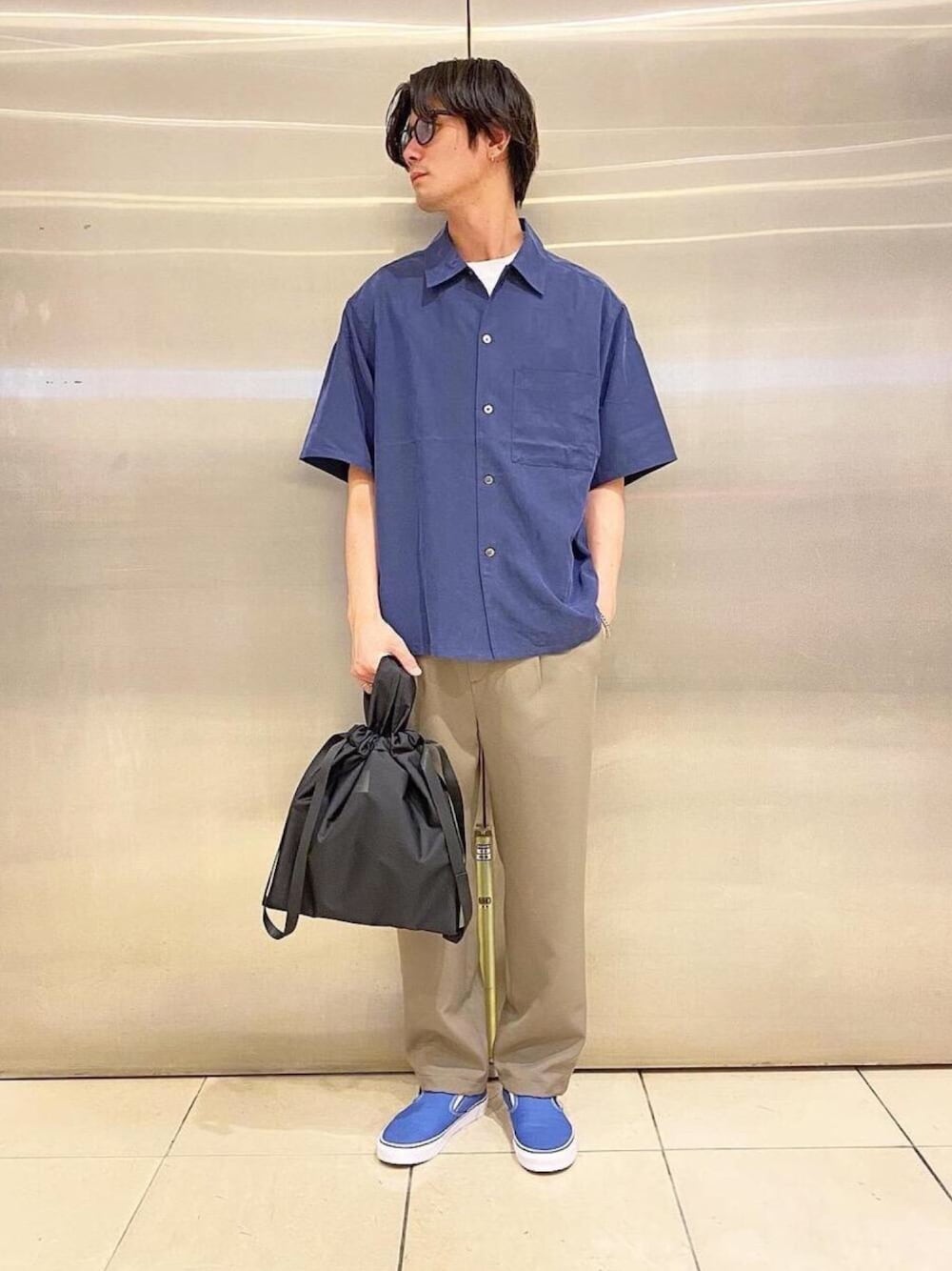 「シンプルコーデ、半袖シャツ、開襟シャツ、オープンカラーシャツ、ootd、BEAUTY&YOUTH UNITED ARROWS、夏コーデ、beauty&youth、スタッフセンバツ、いいね、save、フォローお願いします🤑」｜「KANEKO OPTICALのUNITED ARROWS by KANEKO OPTICAL John SGLS/アイウェア MADE IN JAPAN（サングラス、ブラック系）」を使った、中原翔さん（メンズ・176cm）の春コーディネートの1枚目の写真